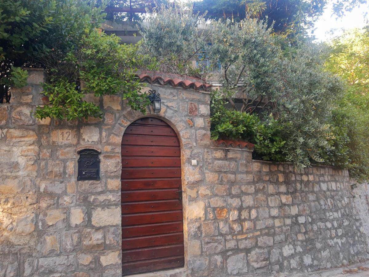 Sea-Side Old Stone Villa With A Private Garden Budva Luaran gambar