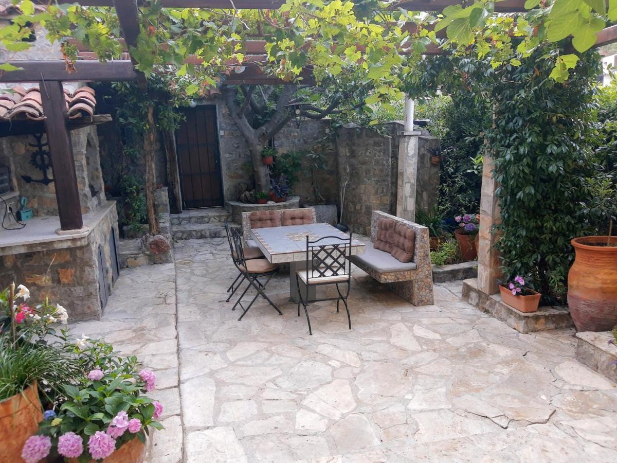Sea-Side Old Stone Villa With A Private Garden Budva Luaran gambar