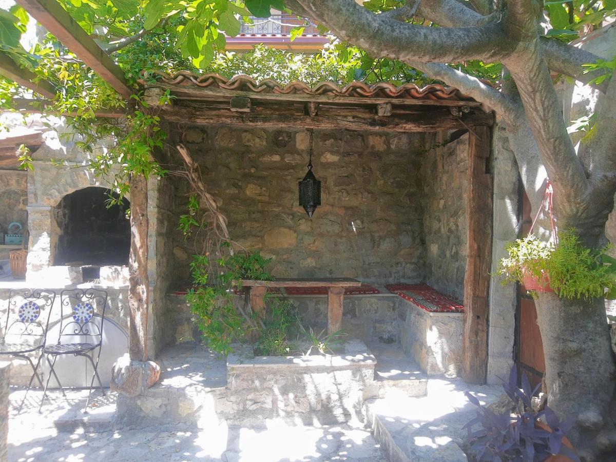 Sea-Side Old Stone Villa With A Private Garden Budva Luaran gambar