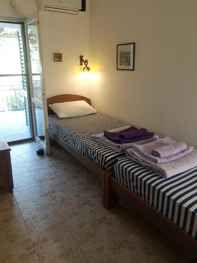 Sea-Side Old Stone Villa With A Private Garden Budva Luaran gambar