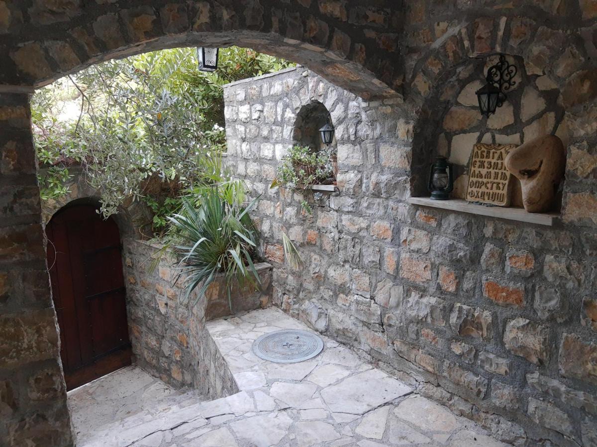 Sea-Side Old Stone Villa With A Private Garden Budva Luaran gambar