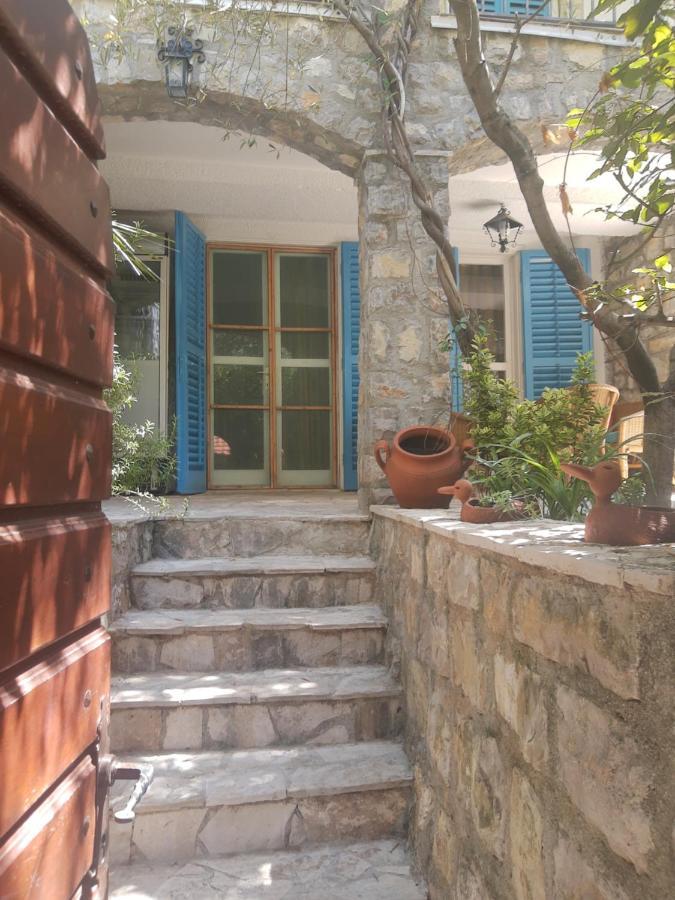 Sea-Side Old Stone Villa With A Private Garden Budva Luaran gambar