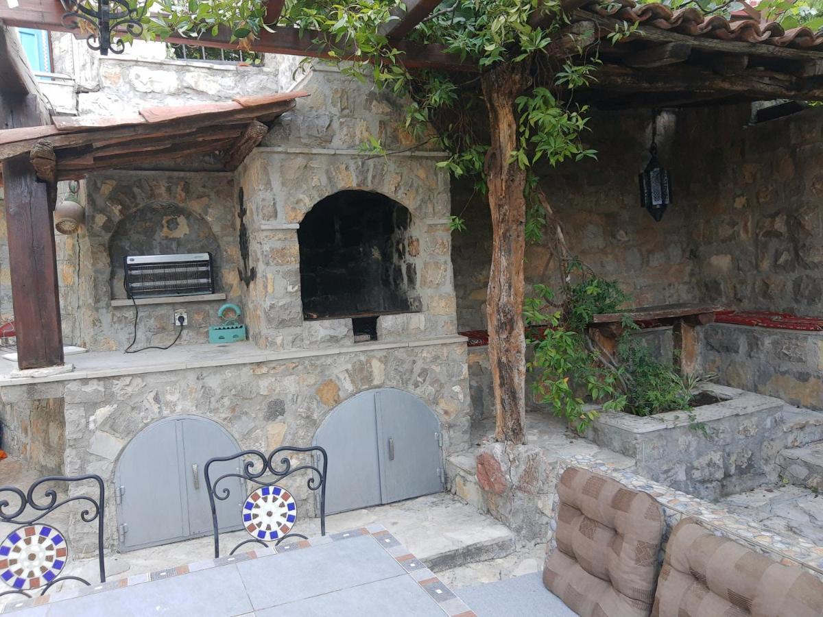 Sea-Side Old Stone Villa With A Private Garden Budva Luaran gambar