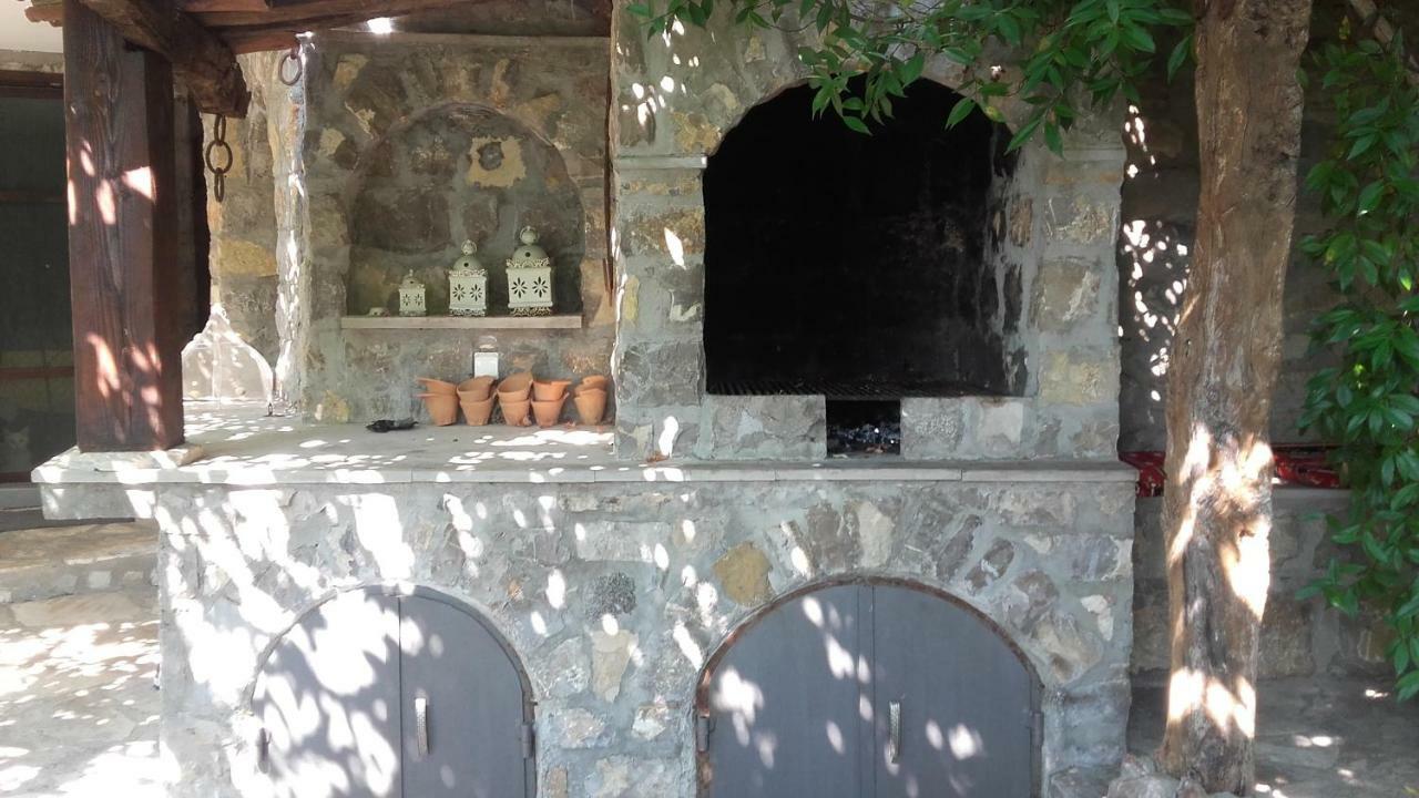 Sea-Side Old Stone Villa With A Private Garden Budva Luaran gambar