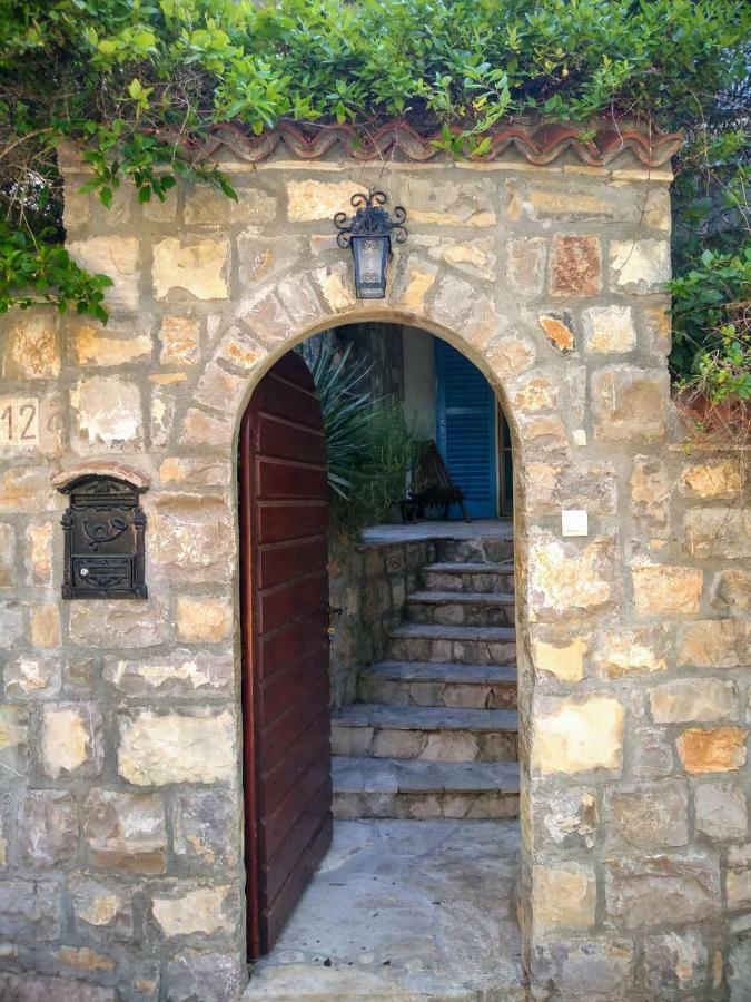 Sea-Side Old Stone Villa With A Private Garden Budva Luaran gambar